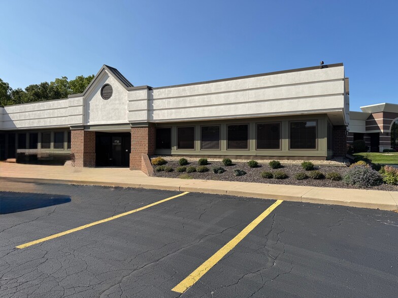 5710 Coventry Ln, Fort Wayne, IN for lease - Building Photo - Image 2 of 8