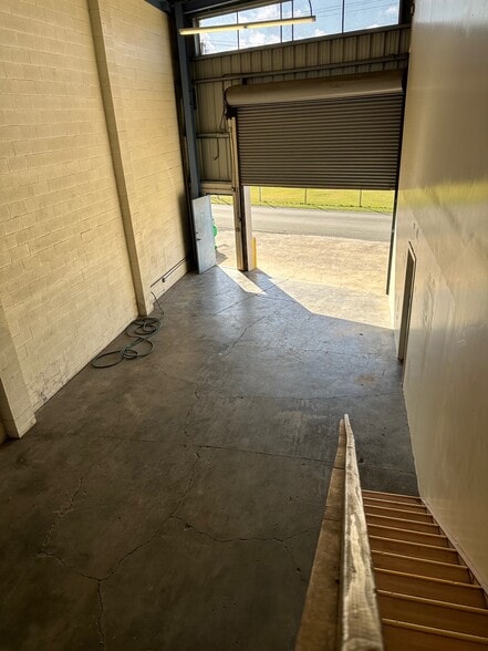 916 Puuhale Rd, Honolulu, HI for lease - Building Photo - Image 3 of 7