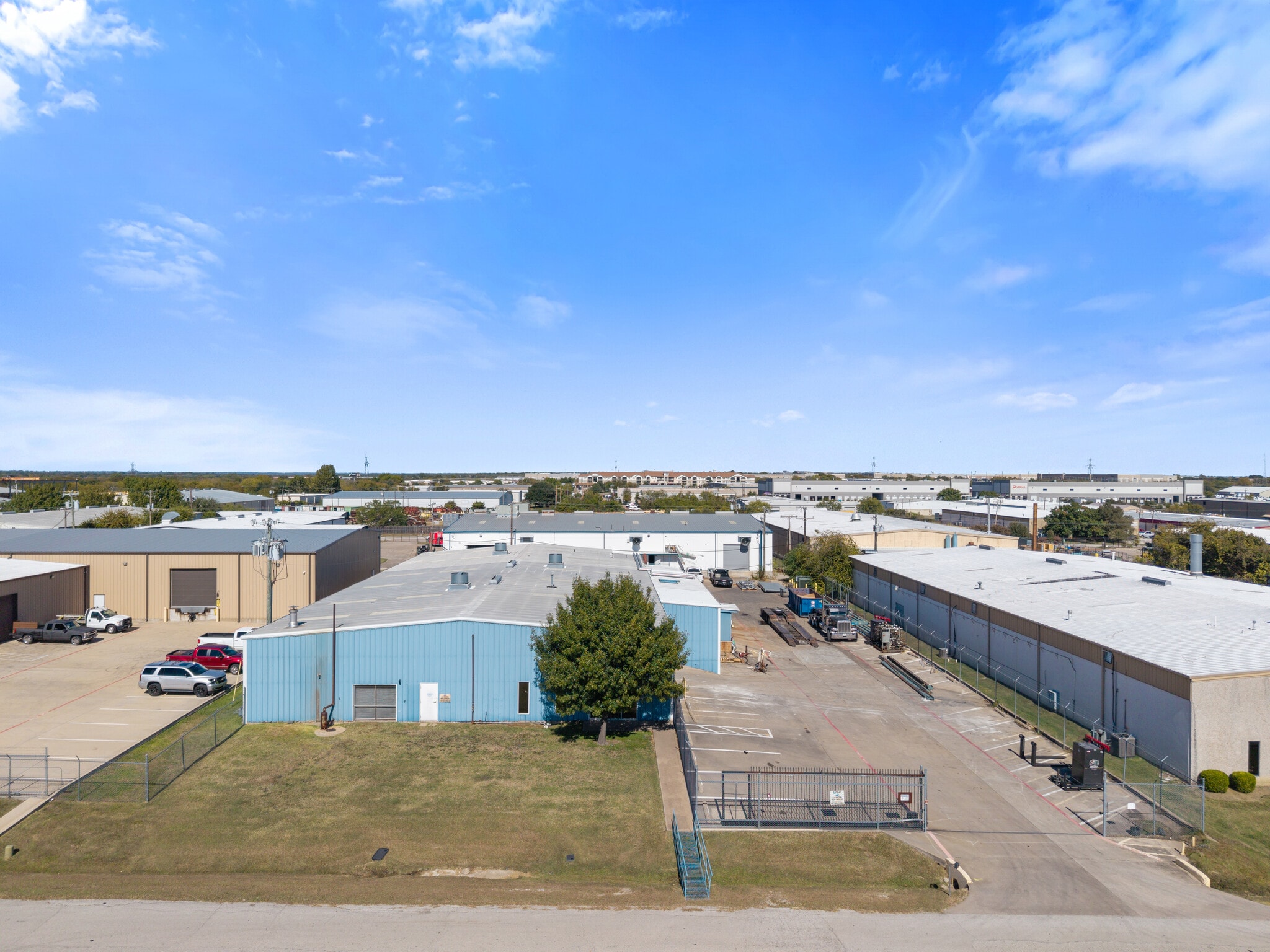 1119 S Commercial Blvd, Arlington, TX for lease Primary Photo- Image 1 of 14