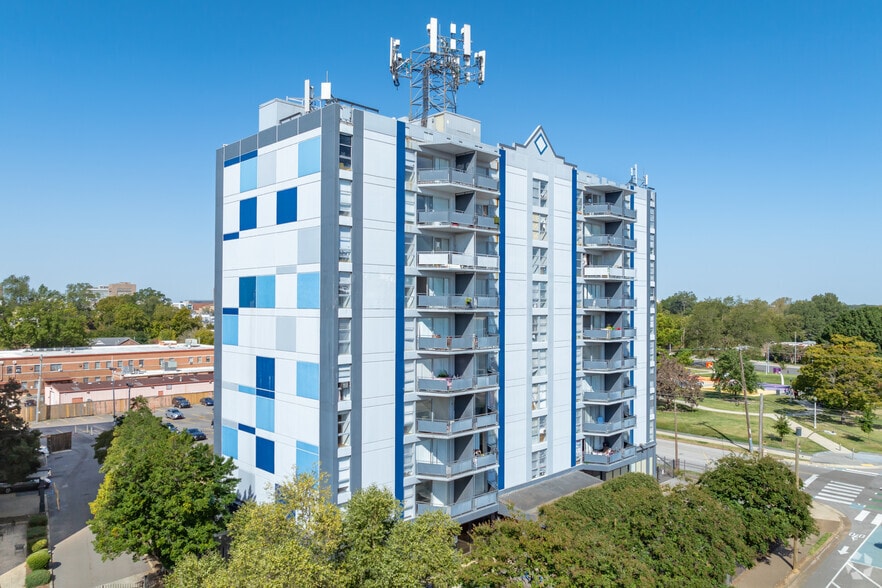 750 Adams Ave, Memphis, TN for sale - Primary Photo - Image 1 of 22