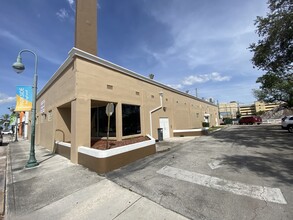 215-235 S 21st Ave, Hollywood, FL for lease Building Photo- Image 2 of 28