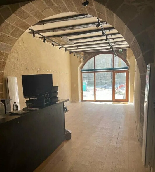 Retail in Hennebont for lease - Building Photo - Image 2 of 5