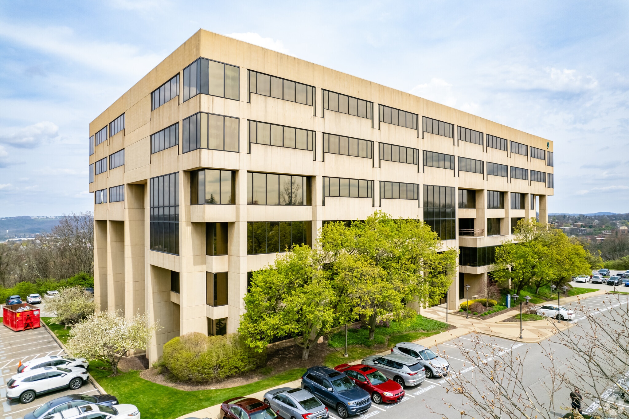 750 Holiday Dr, Pittsburgh, PA for lease Building Photo- Image 1 of 11