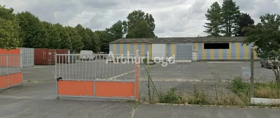 Industrial in Muizon for lease - Building Photo - Image 1 of 4