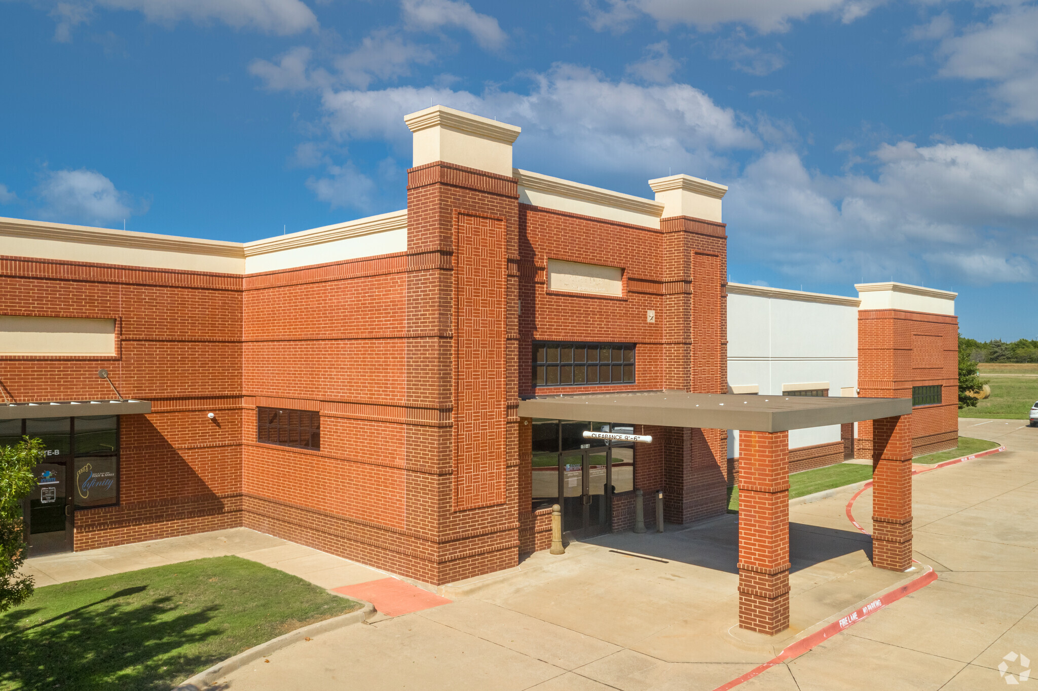 2200 Physicians Blvd, Ennis, TX for lease Building Photo- Image 1 of 5