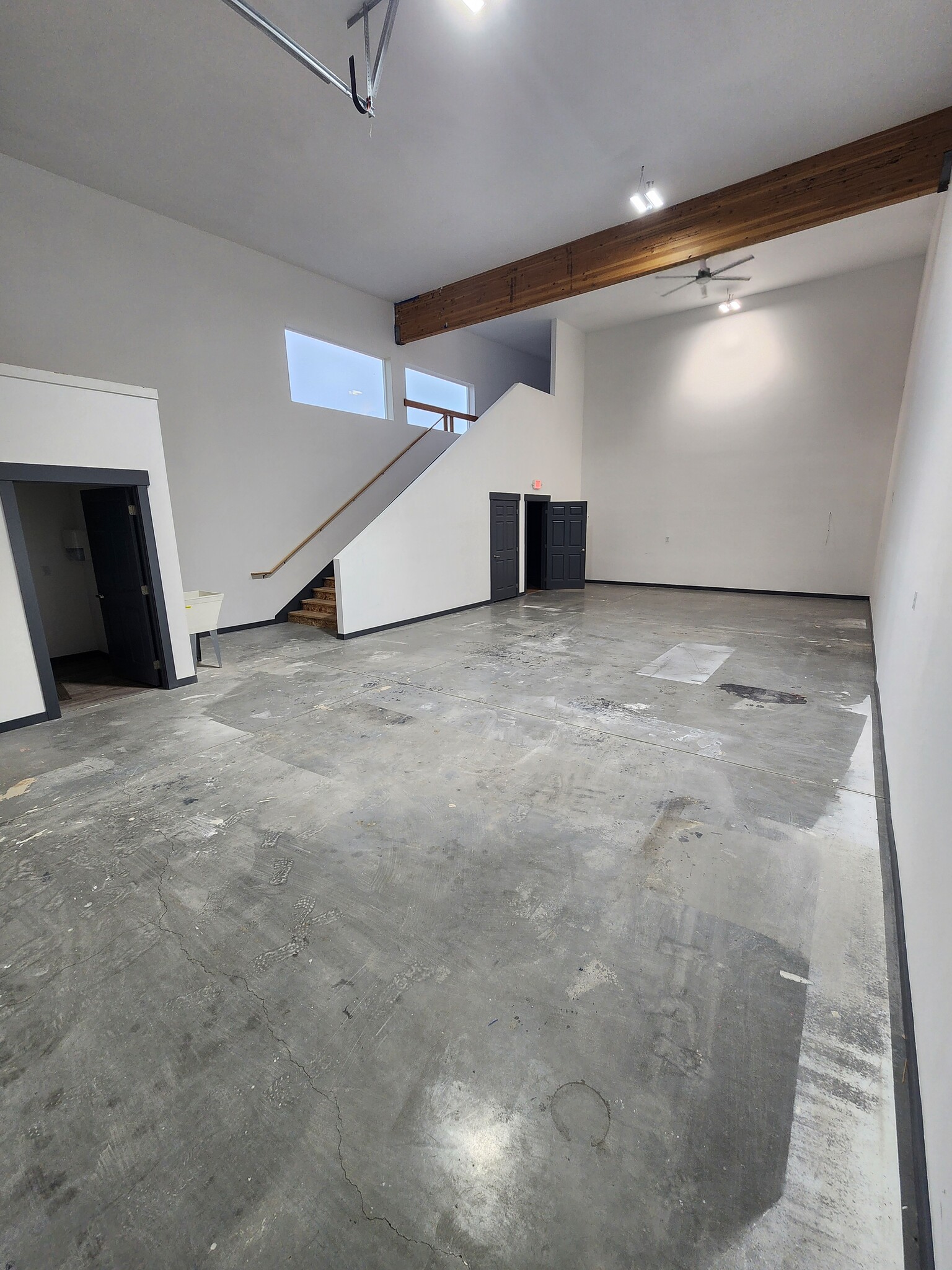 1500 Dolarway Rd, Ellensburg, WA for lease Interior Photo- Image 1 of 12