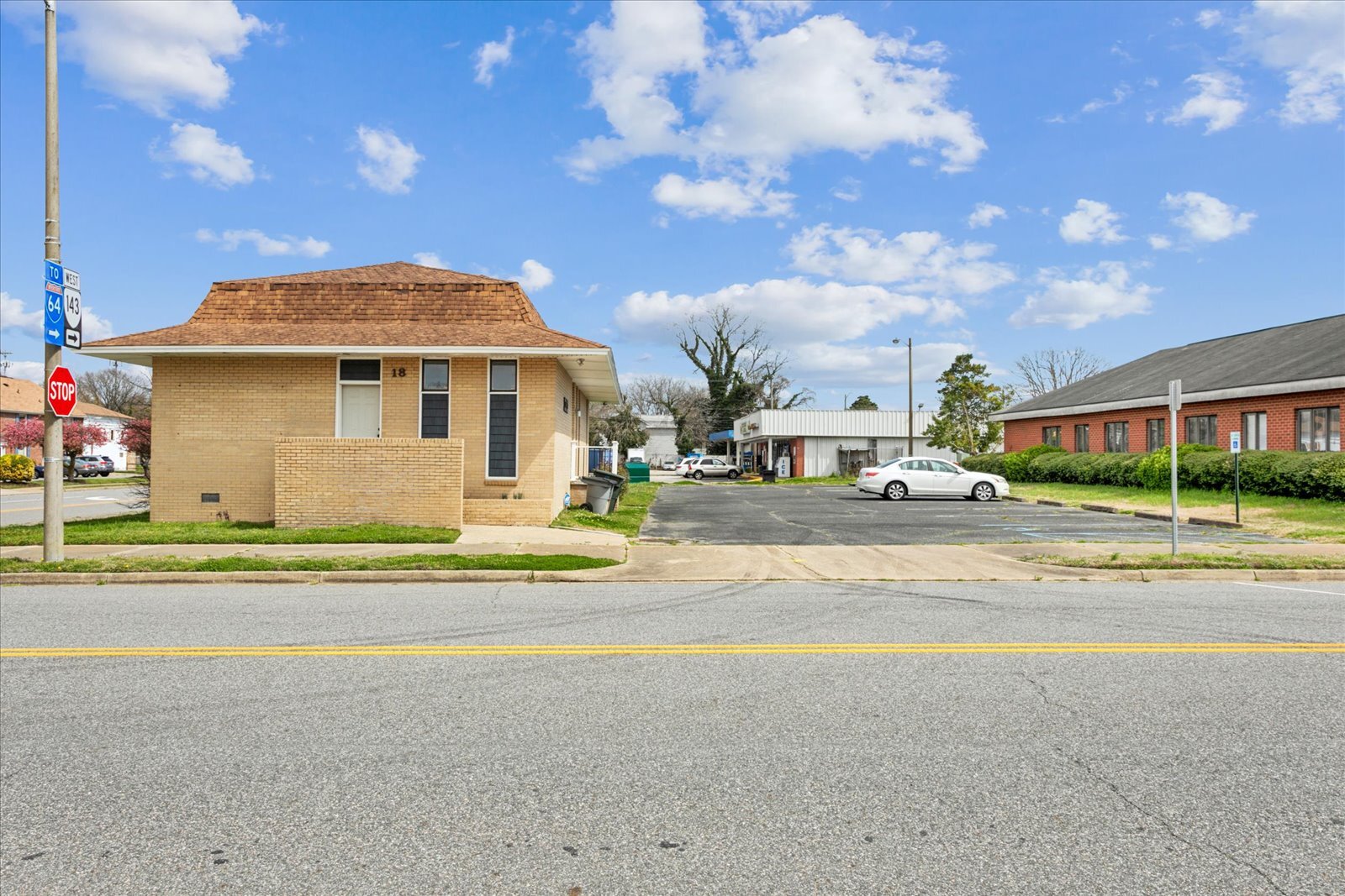 18 W Mellen St, Hampton, VA for sale Primary Photo- Image 1 of 1