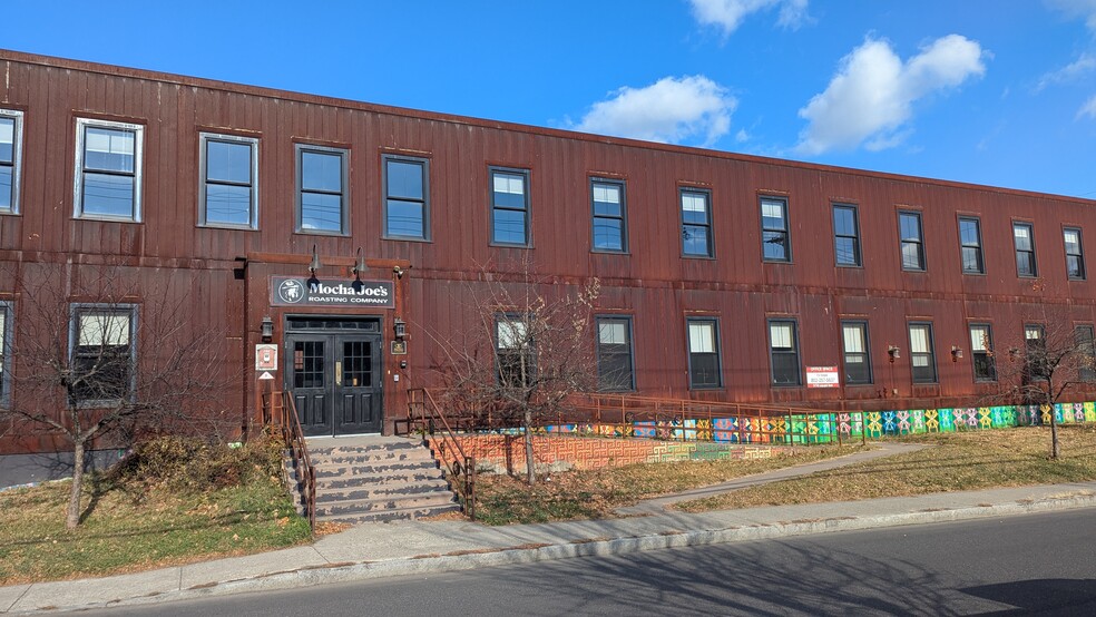 35 Frost St, Brattleboro, VT for lease - Building Photo - Image 1 of 8