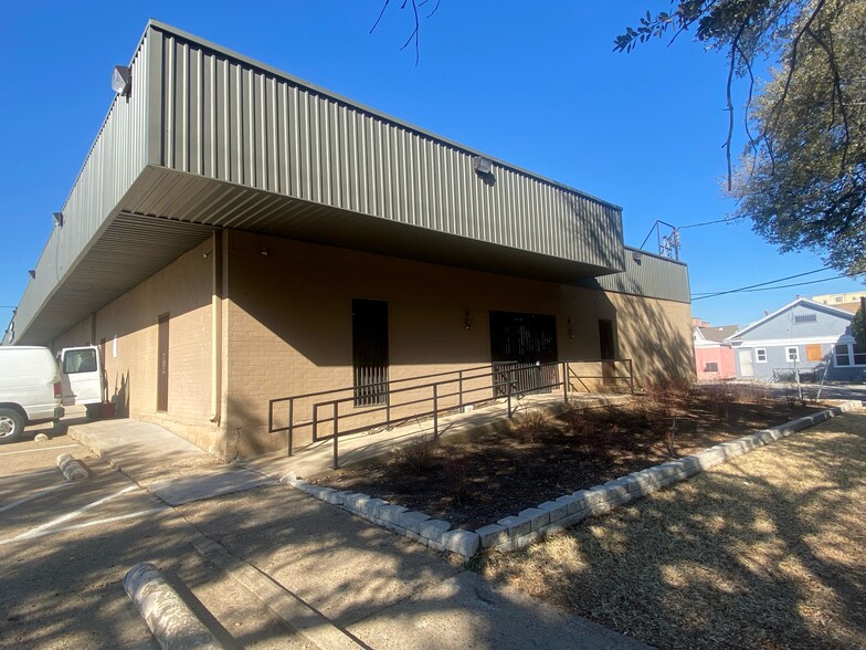 205 Sunset Ave, Dallas, TX for lease - Building Photo - Image 3 of 11