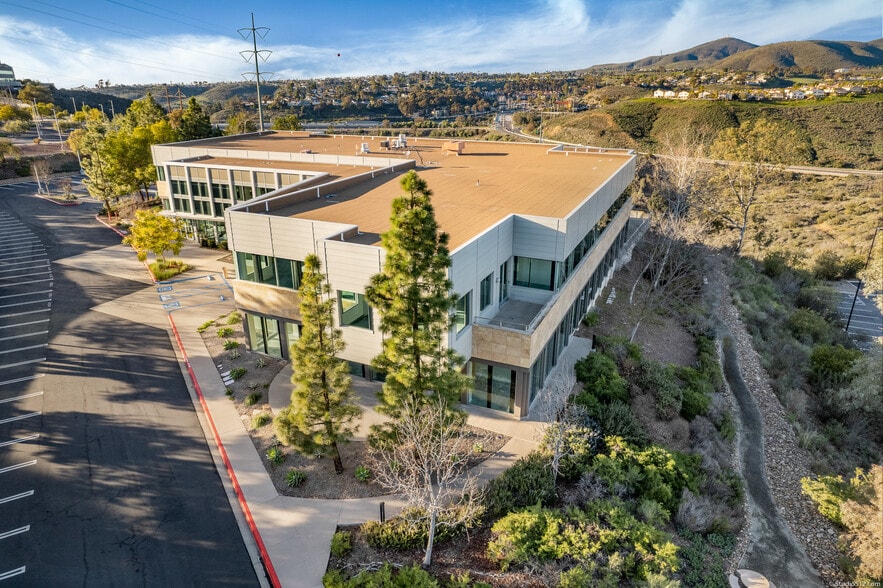 10616 Scripps Summit Ct, San Diego, CA for lease - Building Photo - Image 1 of 6