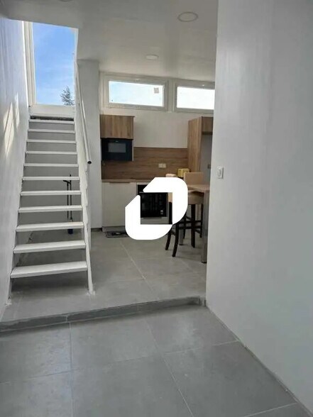 Office in Eaubonne for lease - Building Photo - Image 3 of 16