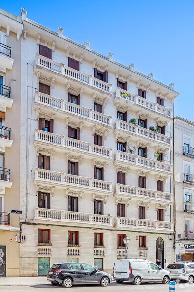 Calle del Cardenal Cisneros, 68, Madrid, Madrid for sale - Building Photo - Image 1 of 2