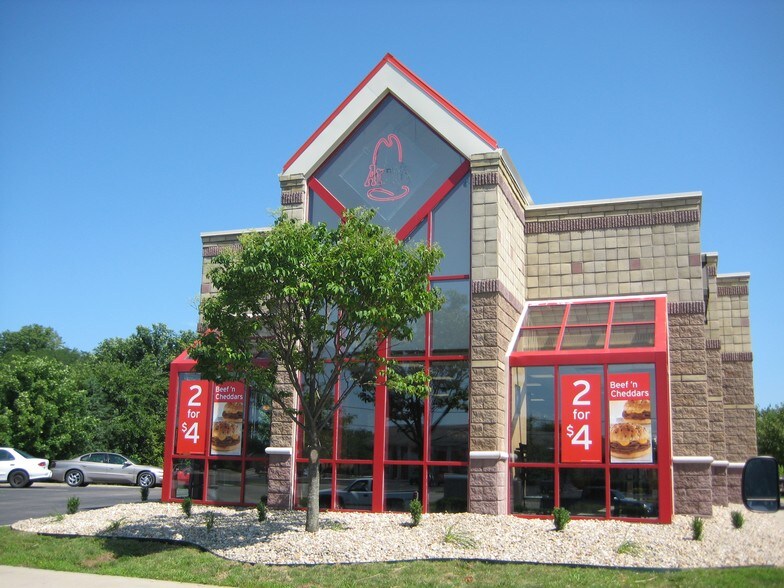 3450 W Jonathan Moore Pike, Columbus, IN for sale - Primary Photo - Image 1 of 1