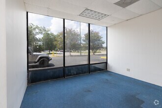 5353 N Palafox St, Pensacola, FL for lease Interior Photo- Image 1 of 4