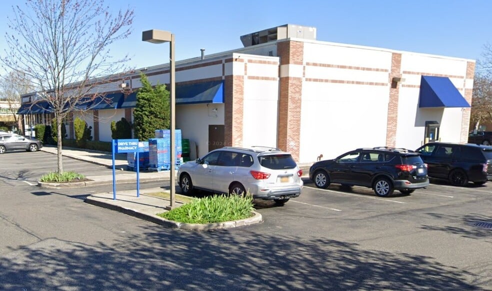 4-18 Indian Head Rd, Kings Park, NY for lease - Building Photo - Image 2 of 8