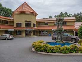 Four Seasons Plaza - Convenience Store