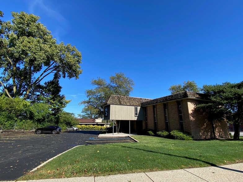 1817 W Stadium Blvd, Ann Arbor, MI for lease - Building Photo - Image 2 of 8