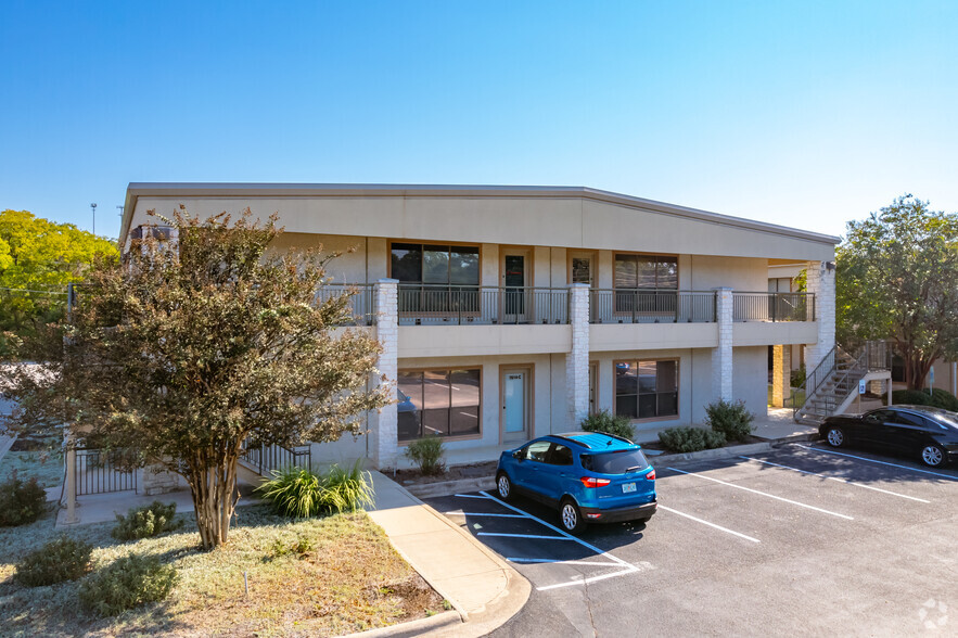 7608-7614 Hwy 71 W, Austin, TX for lease - Building Photo - Image 2 of 11