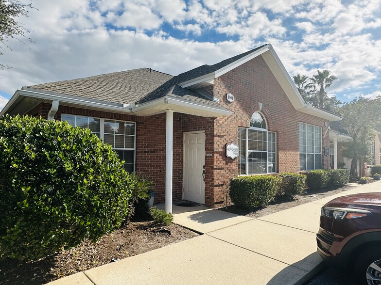 6817 Southpoint Pky, Jacksonville, FL for lease - Building Photo - Image 1 of 9