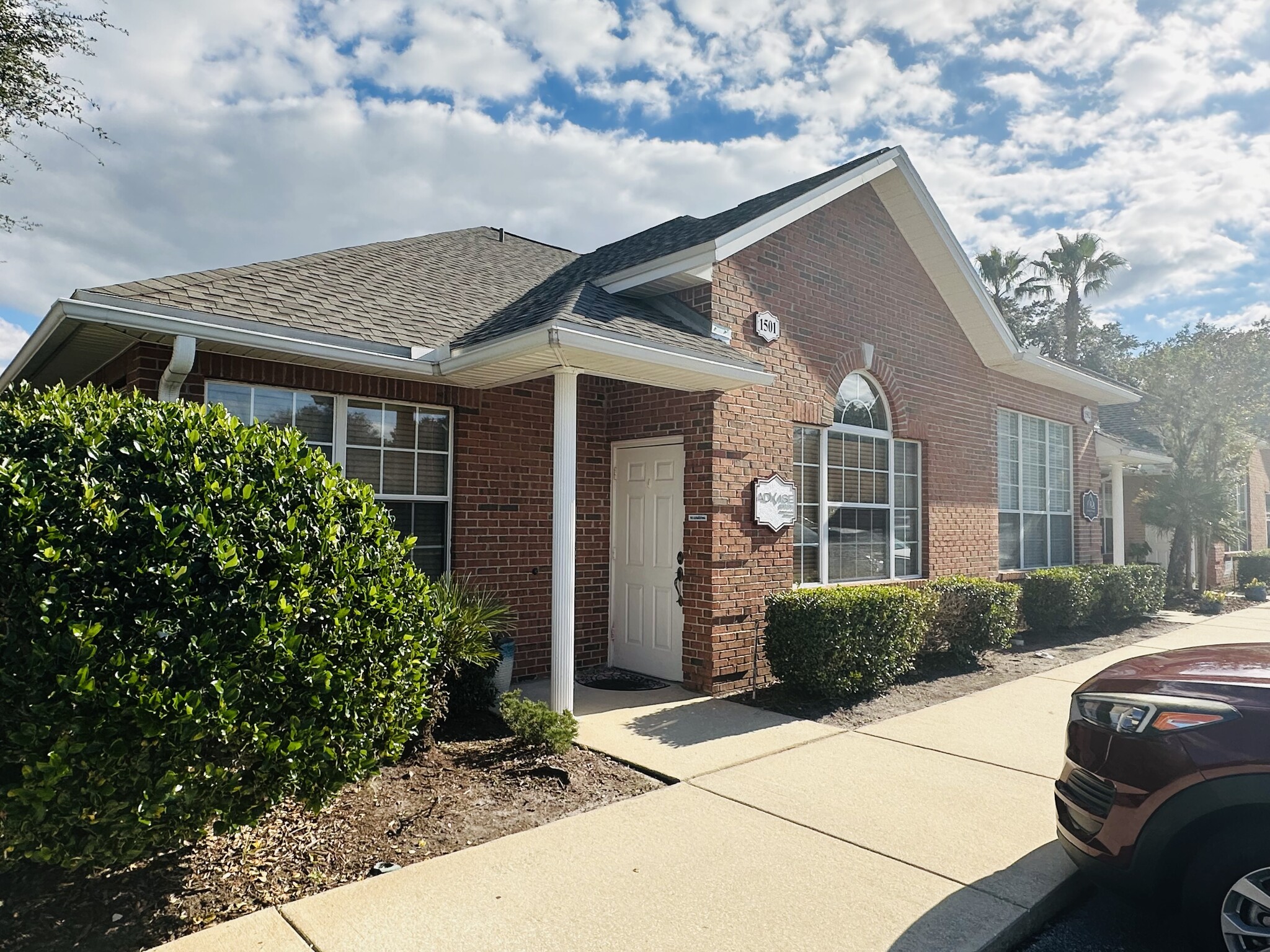 6817 Southpoint Pky, Jacksonville, FL for lease Building Photo- Image 1 of 10