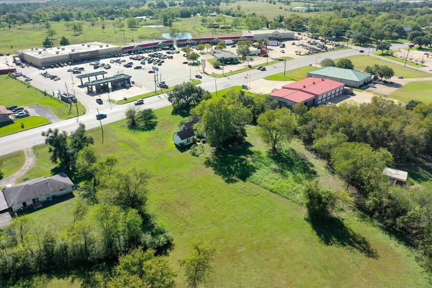 1623 & 1677 East Main Street Hwy, Madisonville, TX for sale - Primary Photo - Image 1 of 10