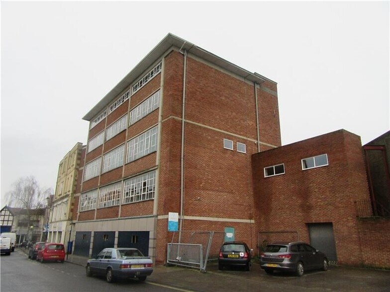 26-27 Fore St, Trowbridge for sale - Primary Photo - Image 1 of 6