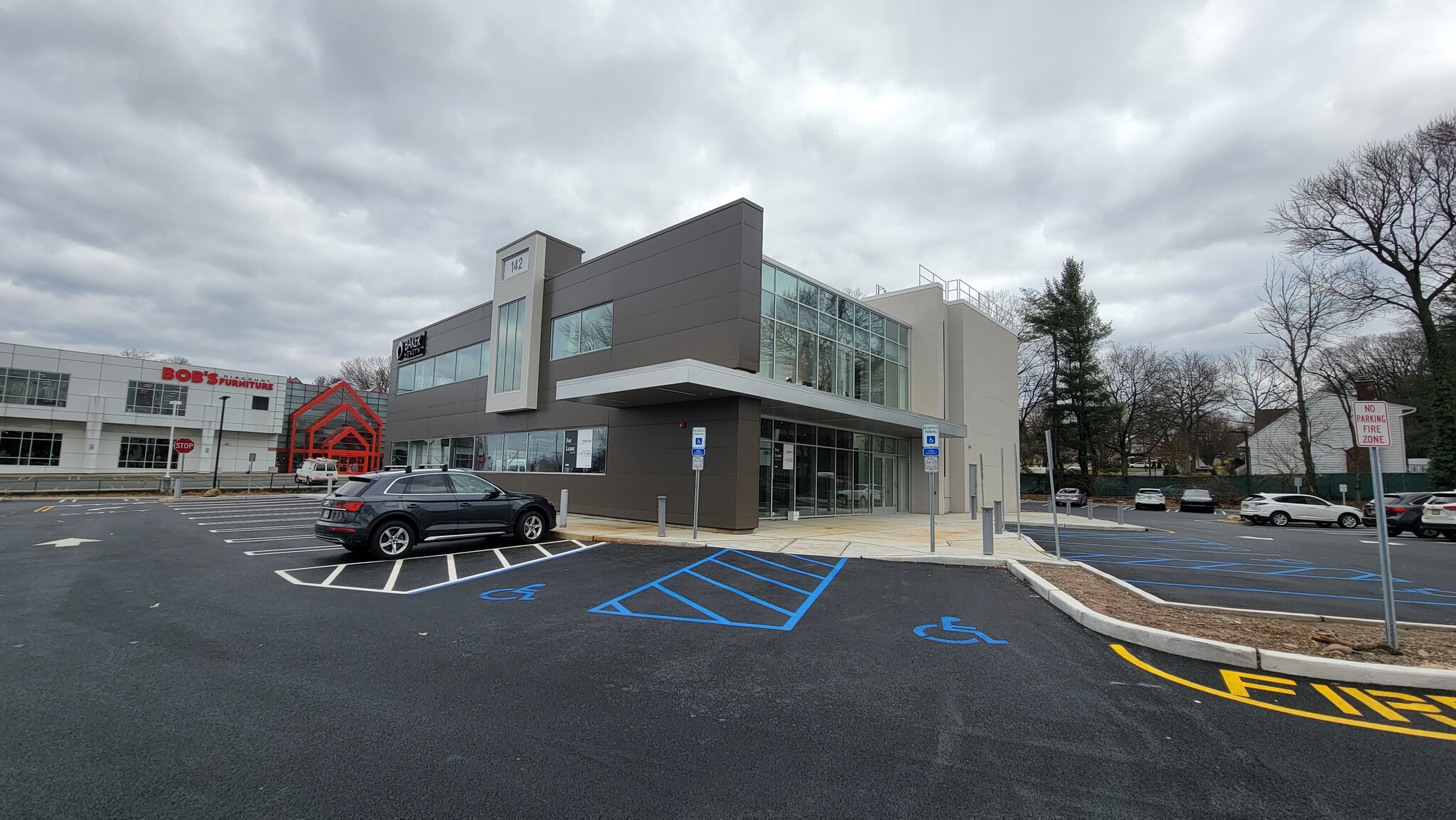 142 Route 17, Paramus, NJ for lease Building Photo- Image 1 of 7