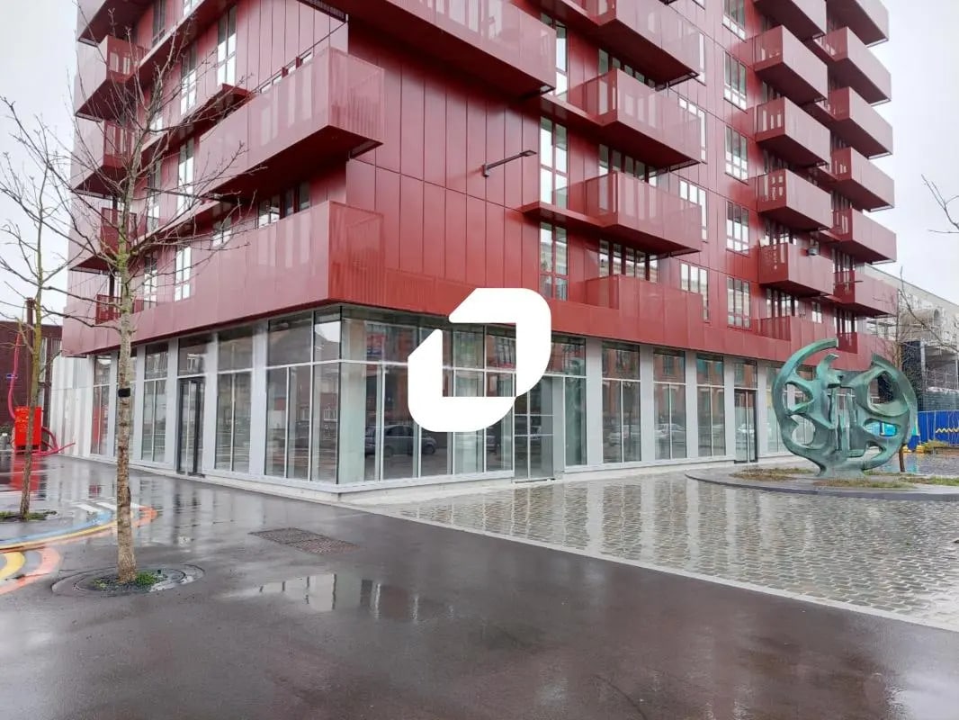 Retail in Lille for lease Building Photo- Image 1 of 8