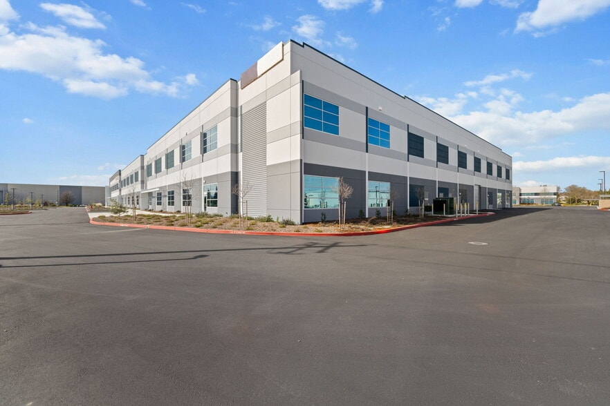 3808 Faraday Ave, Davis, CA for lease - Building Photo - Image 3 of 8