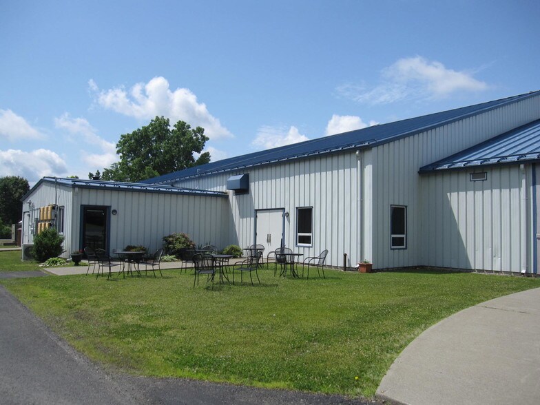 1688 Route 9, Castleton, NY for sale - Primary Photo - Image 1 of 1