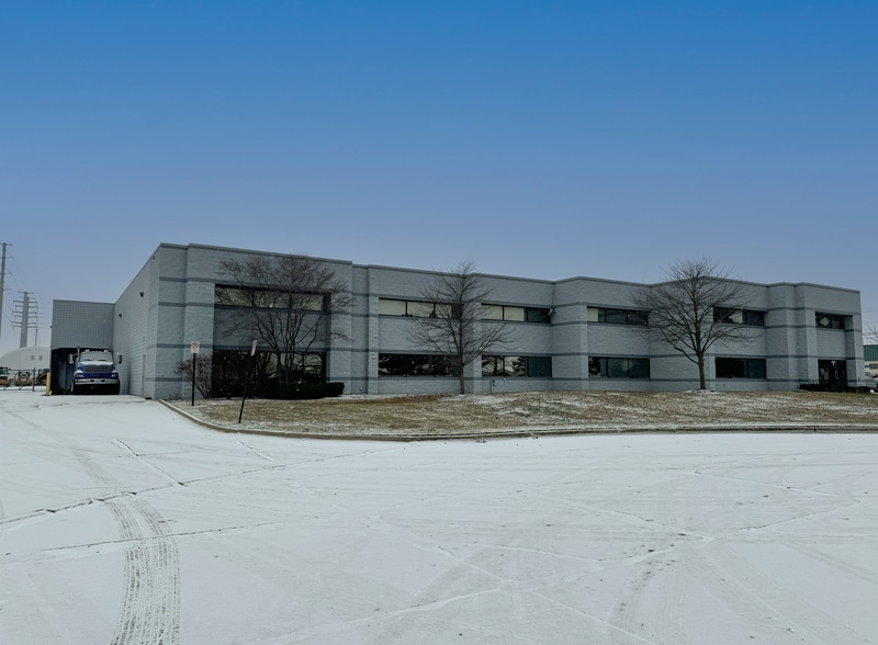 6790 Sims Dr, Sterling Heights, MI for lease - Building Photo - Image 2 of 6