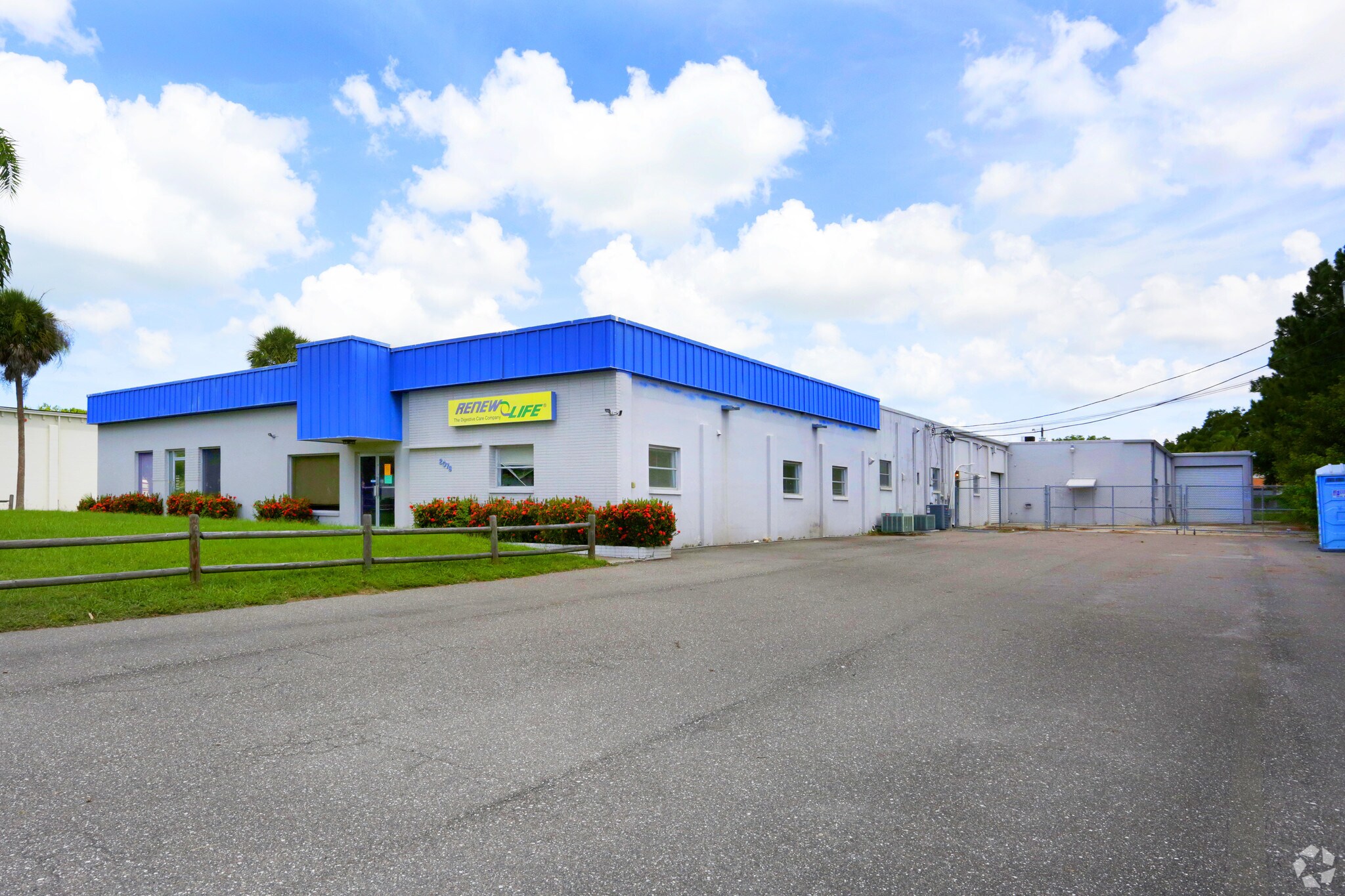 2076 Sunnydale Blvd, Clearwater, FL for sale Primary Photo- Image 1 of 1