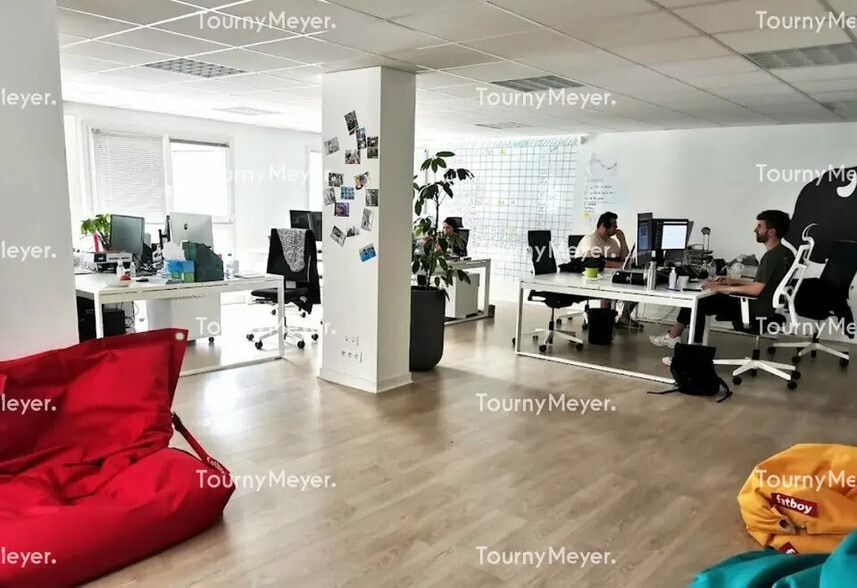 Office in Nantes for lease - Interior Photo - Image 2 of 5