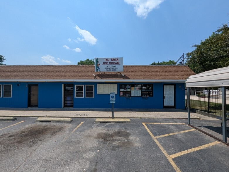 1221 S Laramie, Peoria, IL for sale - Building Photo - Image 2 of 36