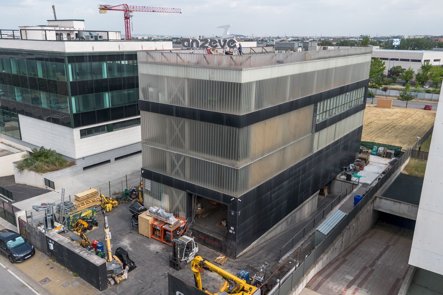 Calle Diego Marín Aguilera, 4, Leganés, Madrid for sale Primary Photo- Image 1 of 22