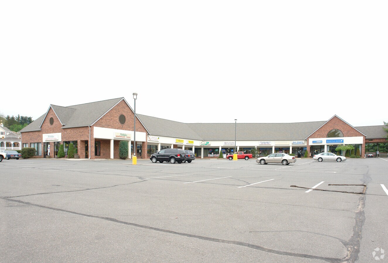 12 Main St, Ellington, CT 06029