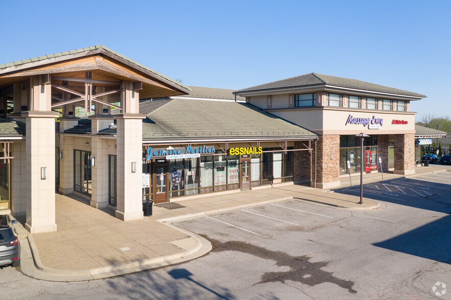 15024-15040 S Blackbob Rd, Olathe, KS for lease - Building Photo - Image 1 of 6