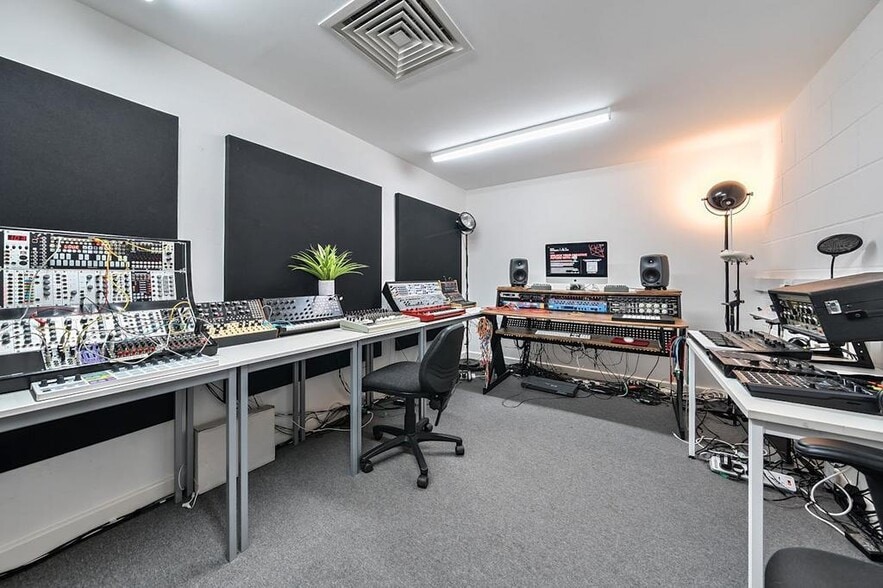 38-42 Brunswick St W, Hove for sale - Building Photo - Image 3 of 8