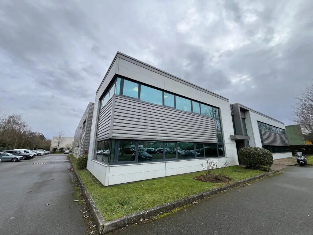 Location Bureaux 150 m² - Photo 1