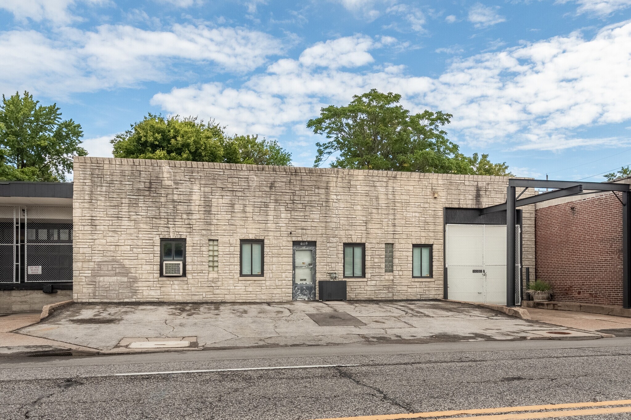 6609 Olive Blvd, Saint Louis, MO for lease Building Photo- Image 1 of 6