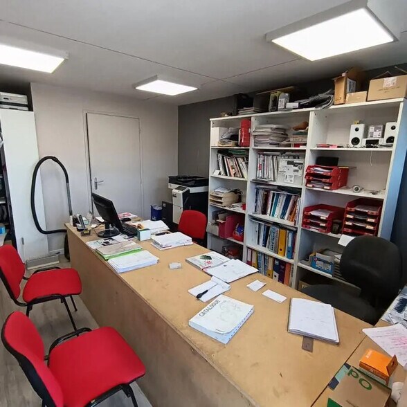 Flex in Plougoumelen for lease - Interior Photo - Image 3 of 4