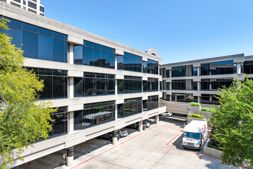 3535 Travis St, Dallas, TX for lease - Building Photo - Image 2 of 4