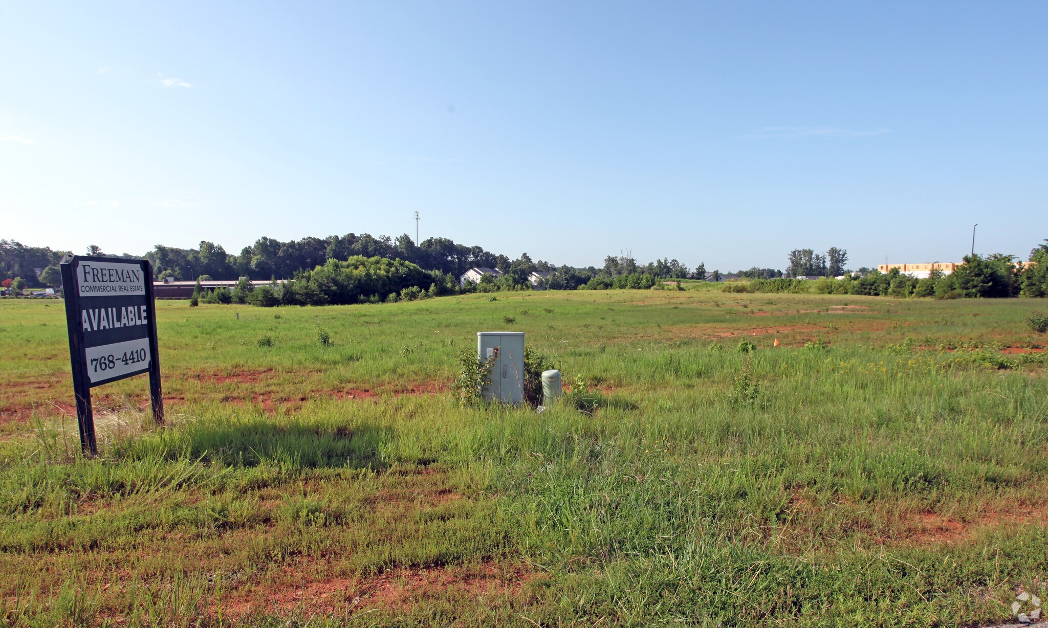 Samet Dr, High Point, NC for sale Primary Photo- Image 1 of 1