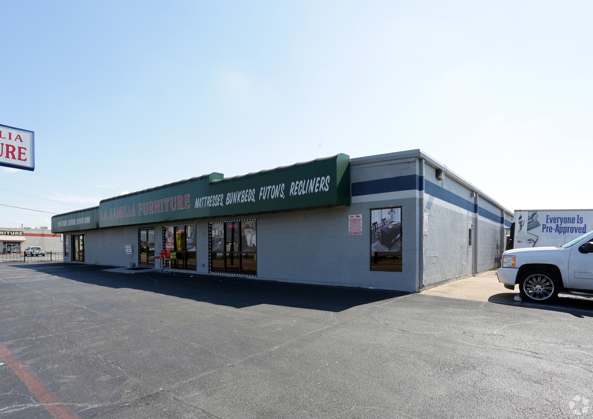 3427-3433 W Kingsley Rd, Garland, TX for lease Building Photo- Image 1 of 6