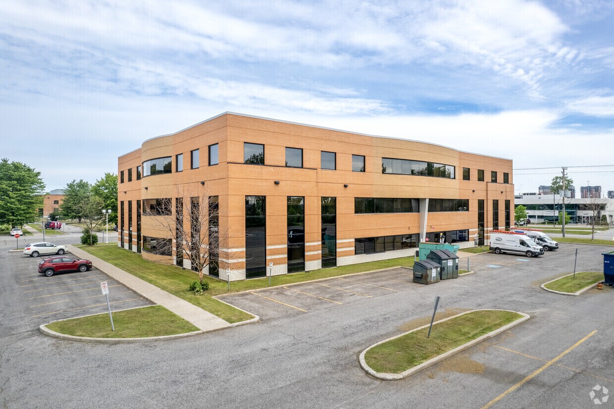 420 Boul Armand-Frappier, Laval, QC for lease Building Photo- Image 1 of 2