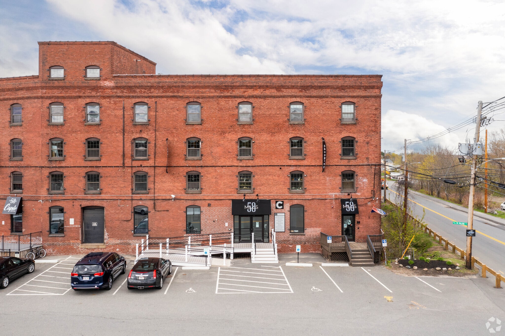 58 Pulaski St, Peabody, MA 01960 Mills 58