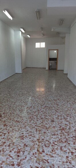 Retail in Córdoba, Córdoba for lease - Building Photo - Image 3 of 6