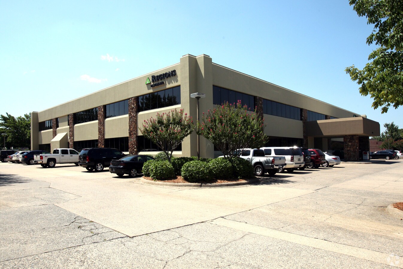 1500 Riverfront Dr, Little Rock, AR 72202 Regions Insurance Building
