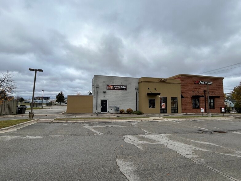 859 Lombardi Ave, Green Bay, WI for sale - Building Photo - Image 2 of 11