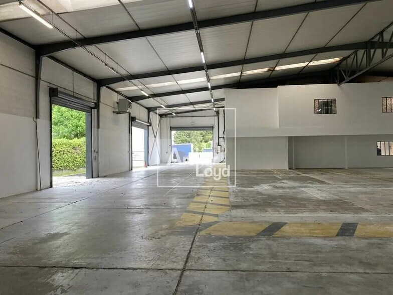 Flex in Morangis for sale - Interior Photo - Image 3 of 12